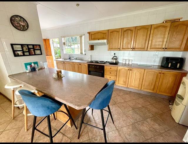 3 BEDROOM TOWNHOUSE FOR SALE IN KENMARE